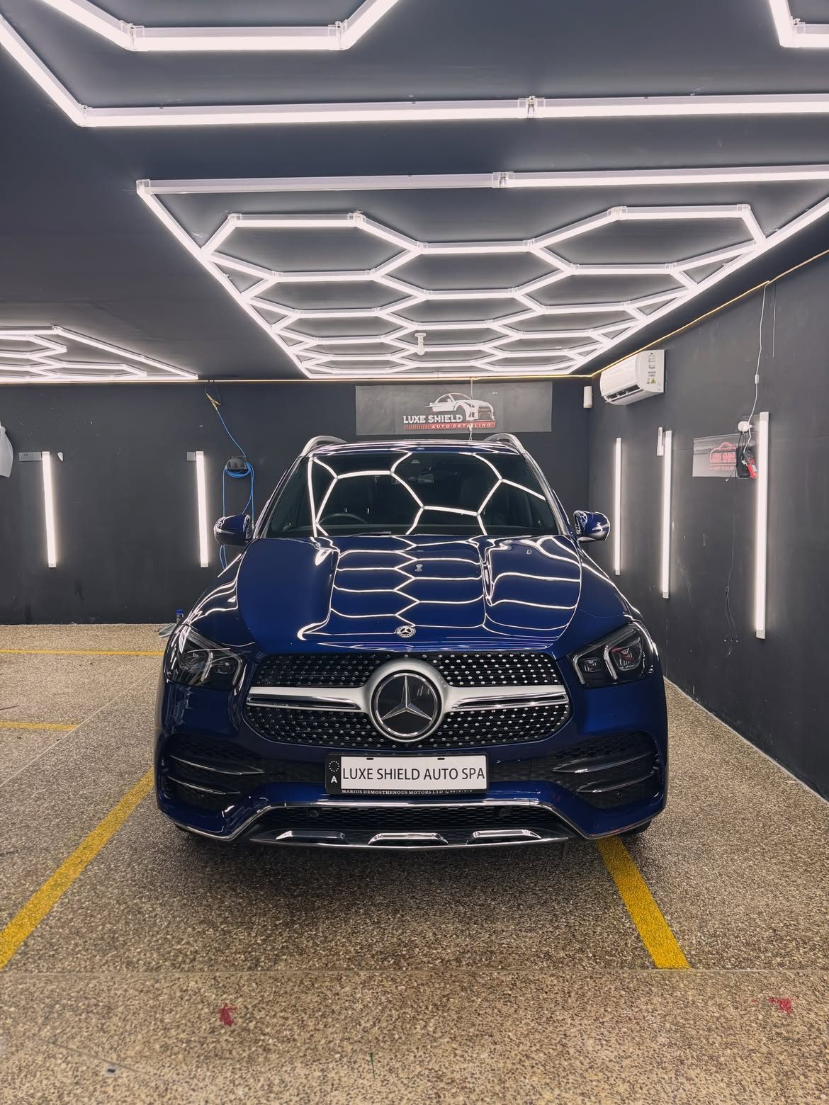 Mercedes GLE — close-up of the coating