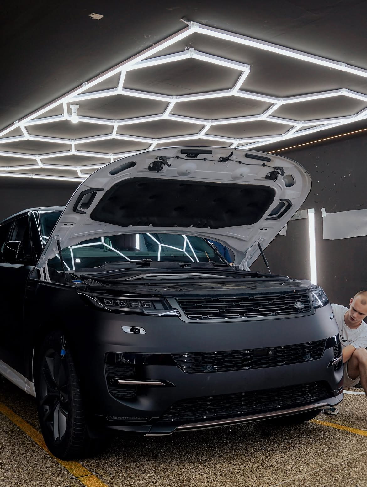 Range Rover — PPF installation, bonnet open